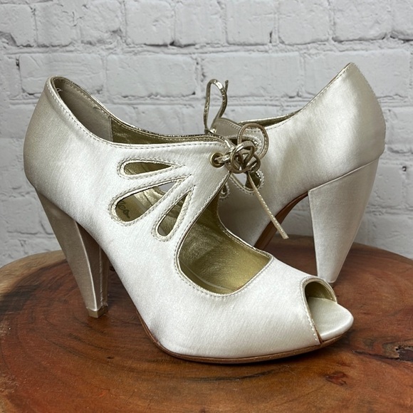 Seychelles I Do Pump in Ivory - Picture 3 of 14